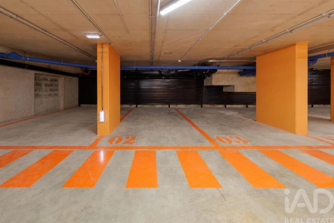 Apartamento T1 para Arrendamento em Alvalade Foto 17