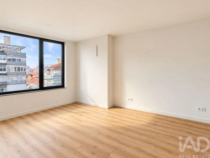 Apartamento T1 para Arrendamento em Alvalade Foto 5