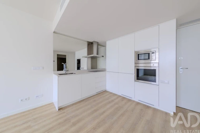Apartamento T1 para Arrendamento em Alvalade Foto 4