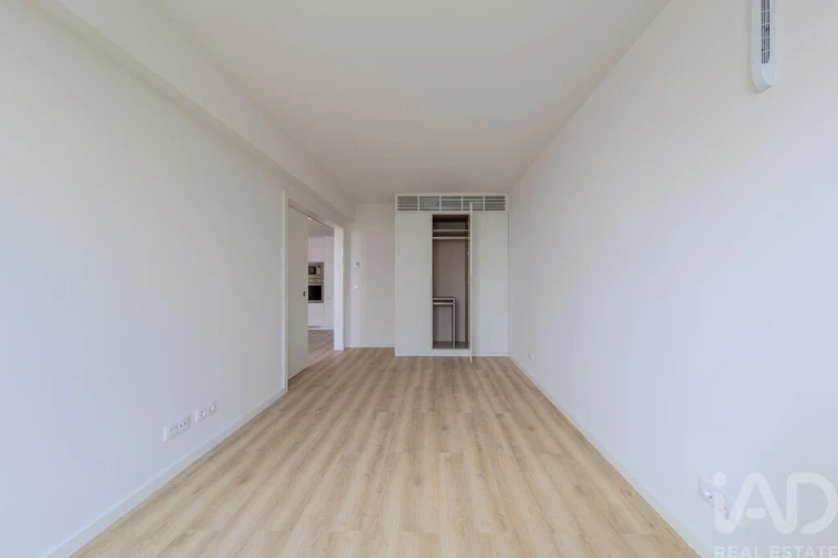 Apartamento T1 para Arrendamento em Alvalade Foto 10