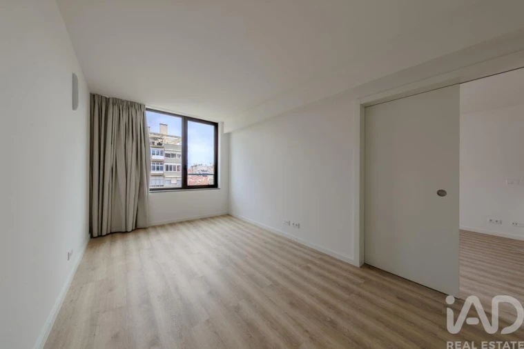 Apartamento T1 para Arrendamento em Alvalade Foto 11