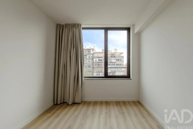 Apartamento T1 para Arrendamento em Alvalade Foto 8