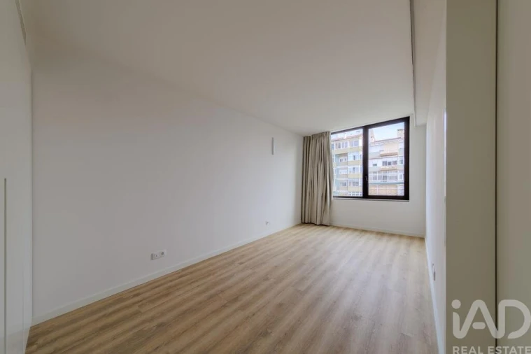 Apartamento T1 para Arrendamento em Alvalade Foto 7