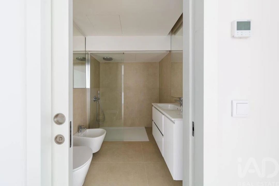 Apartamento T1 para Arrendamento em Alvalade Foto 13