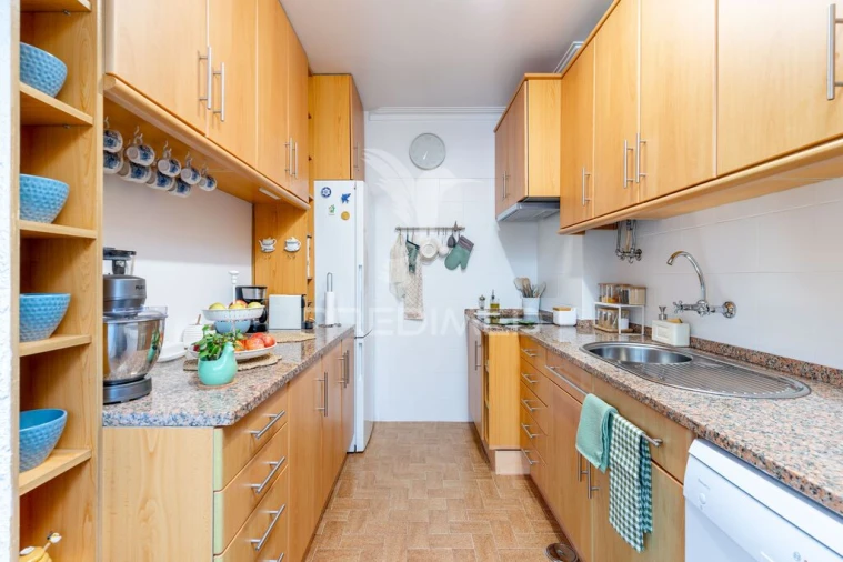 Apartamento T1 para Venda em Costa da Caparica Foto 20