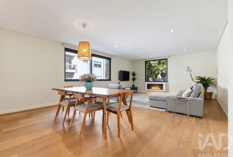 Apartamento T3 para Venda em Aldoar, Foz do Douro e Nevogilde Foto 2