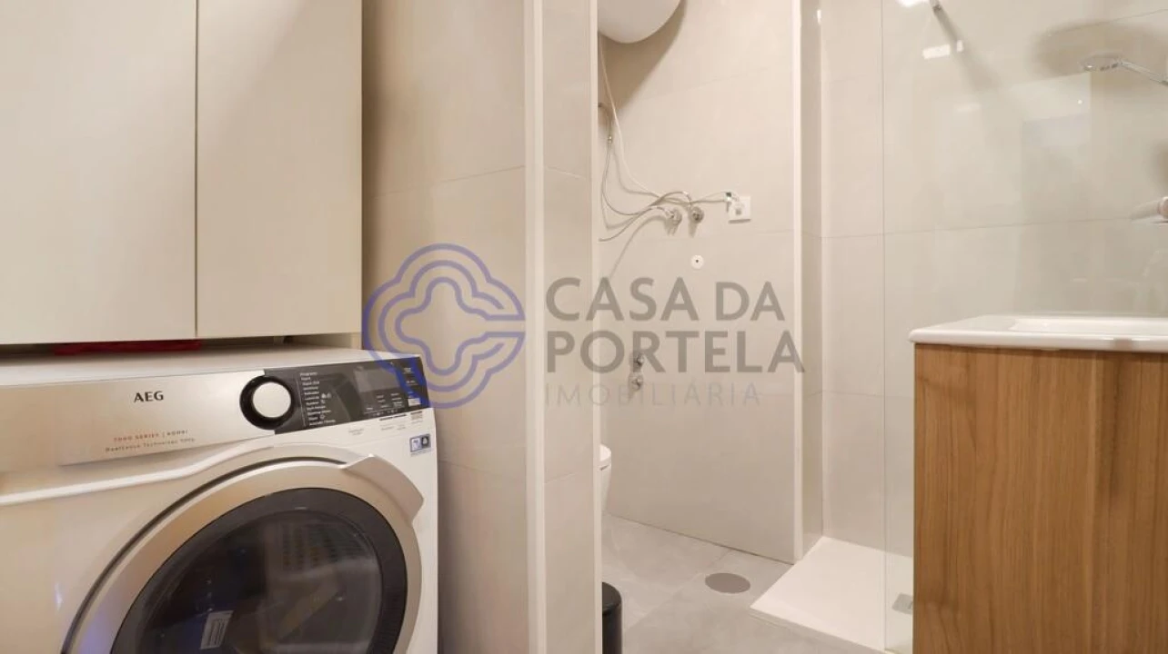 Apartamento T2 para Venda em Serzedo e Perosinho Foto 25