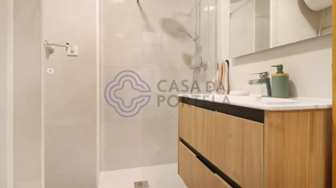 Apartamento T2 para Venda em Serzedo e Perosinho