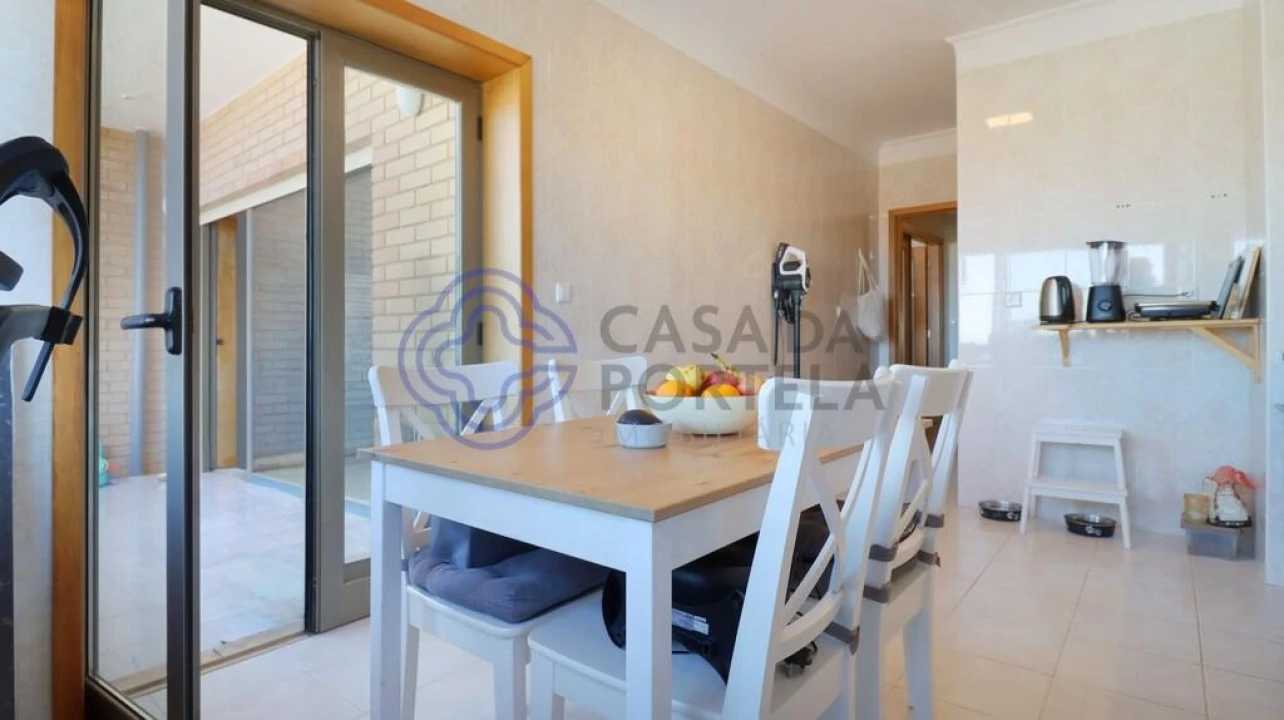 Apartamento T2 para Venda em Serzedo e Perosinho Foto 12
