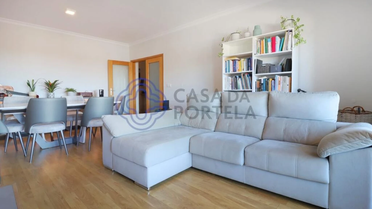 Apartamento T2 para Venda em Serzedo e Perosinho Foto 5