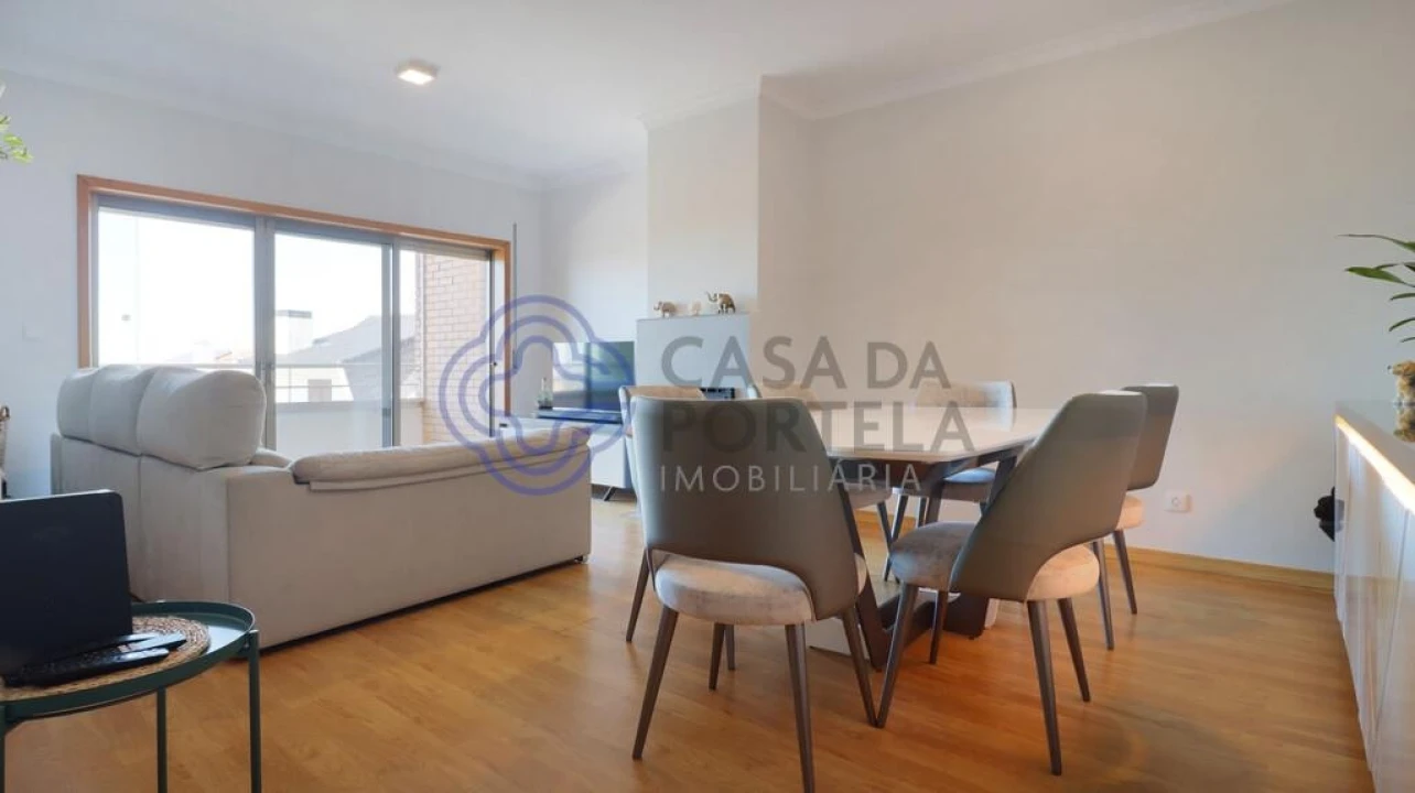 Apartamento T2 para Venda em Serzedo e Perosinho Foto 9
