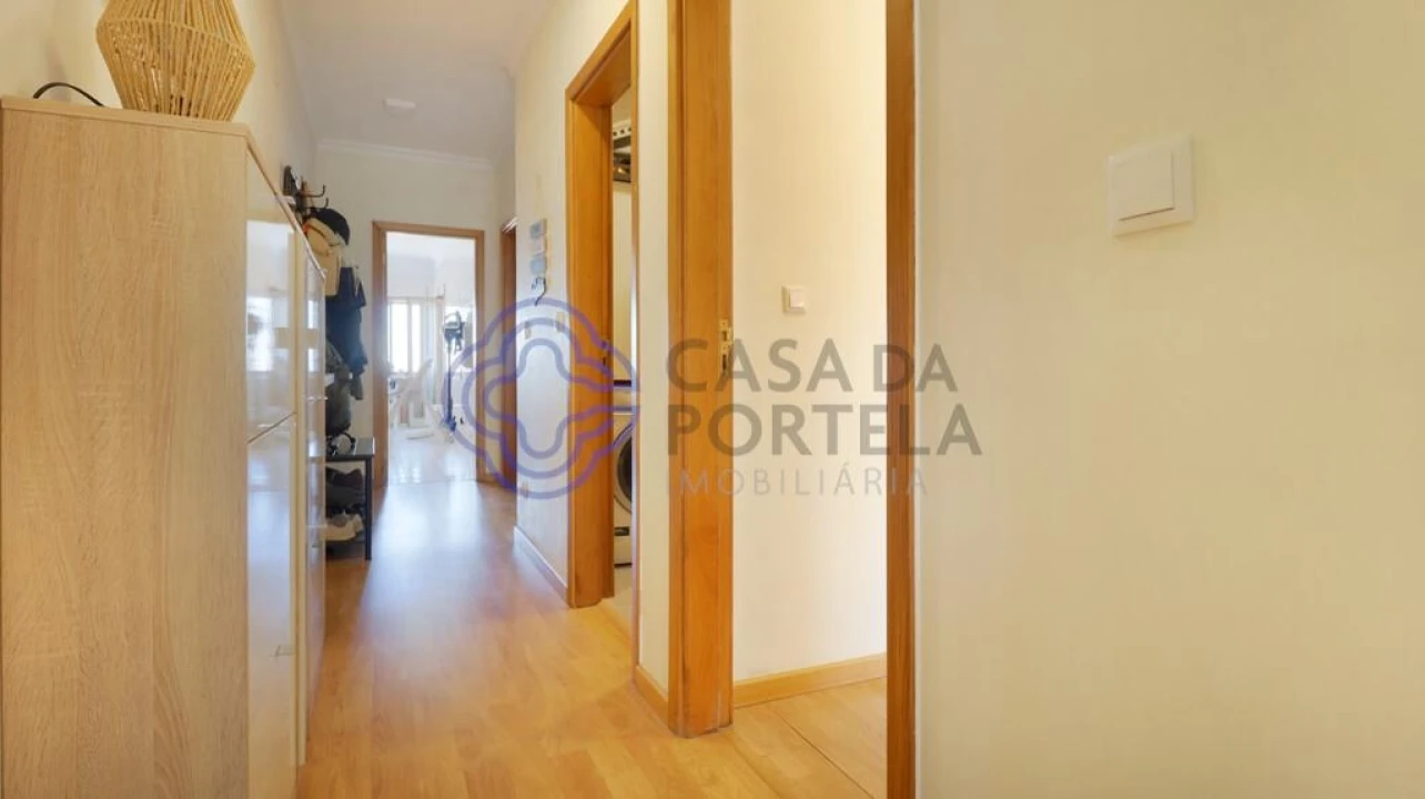 Apartamento T2 para Venda em Serzedo e Perosinho Foto 23