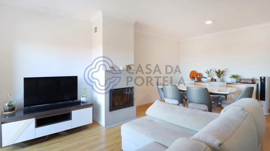 Apartamento T2 para Venda em Serzedo e Perosinho Foto 6