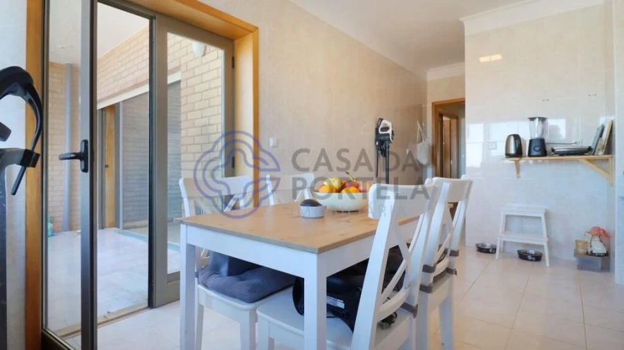 Apartamento T2 para Venda em Serzedo e Perosinho Foto 12