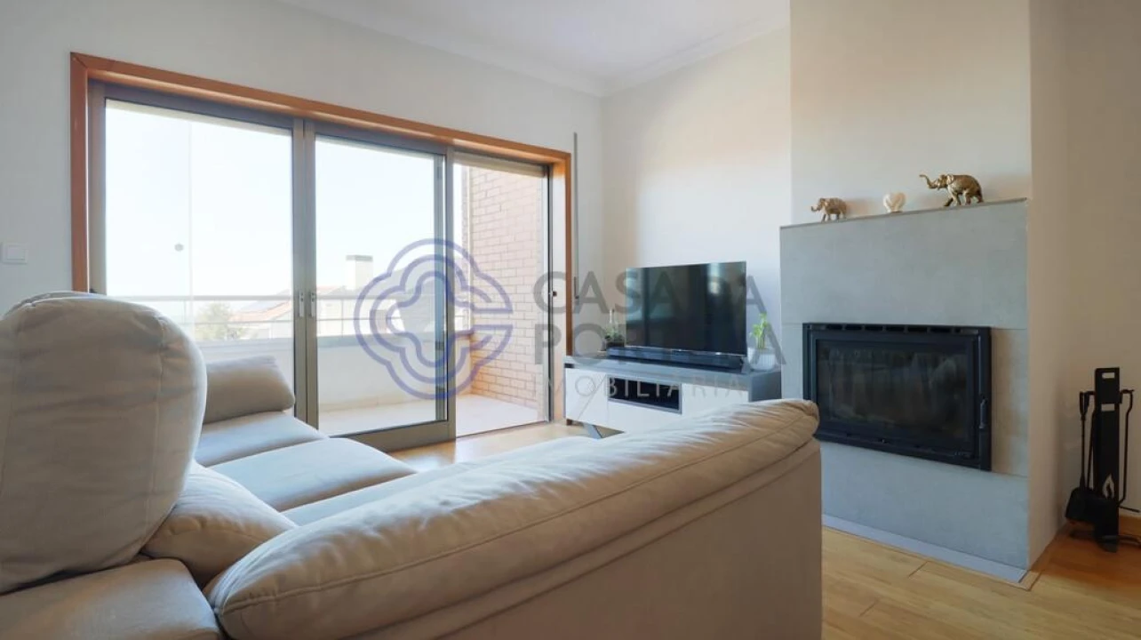 Apartamento T2 para Venda em Serzedo e Perosinho Foto 8