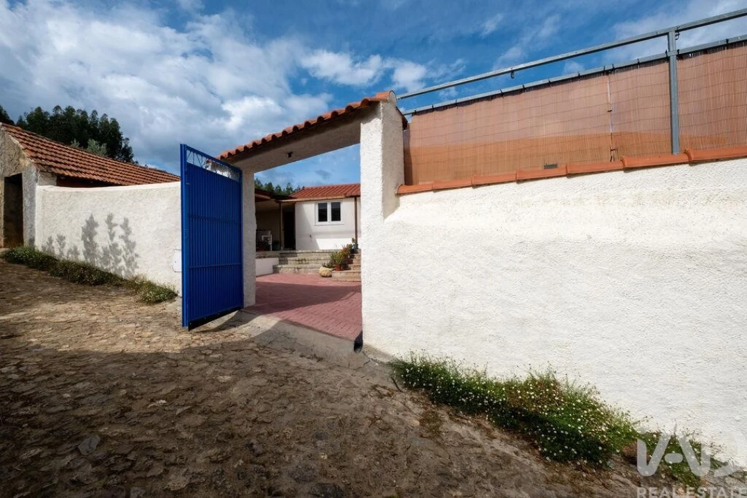 Moradia T1 para Venda em Pombeiro da Beira Foto 8
