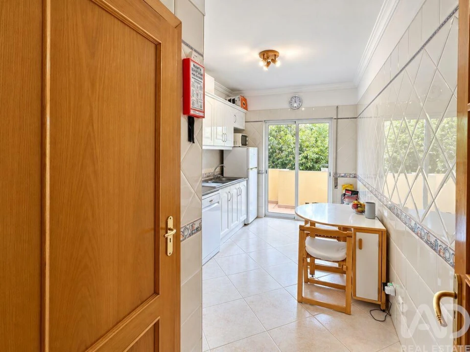 Apartamento T2 para Venda em Quarteira Foto 10
