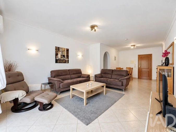 Apartamento T2 para Venda em Quarteira Foto 8