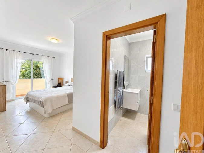 Apartamento T2 para Venda em Quarteira Foto 14