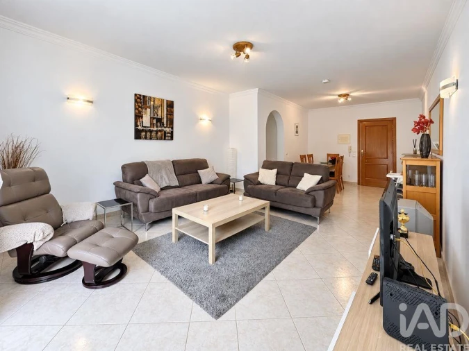 Apartamento T2 para Venda em Quarteira Foto 2