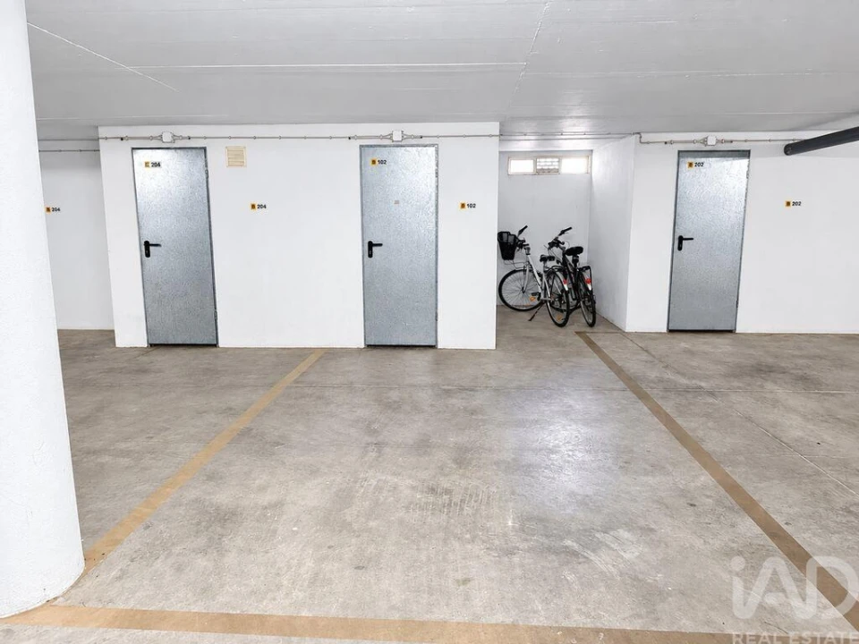 Apartamento T2 para Venda em Quarteira Foto 19