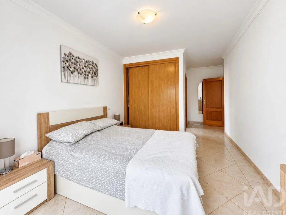 Apartamento T2 para Venda em Quarteira Foto 17
