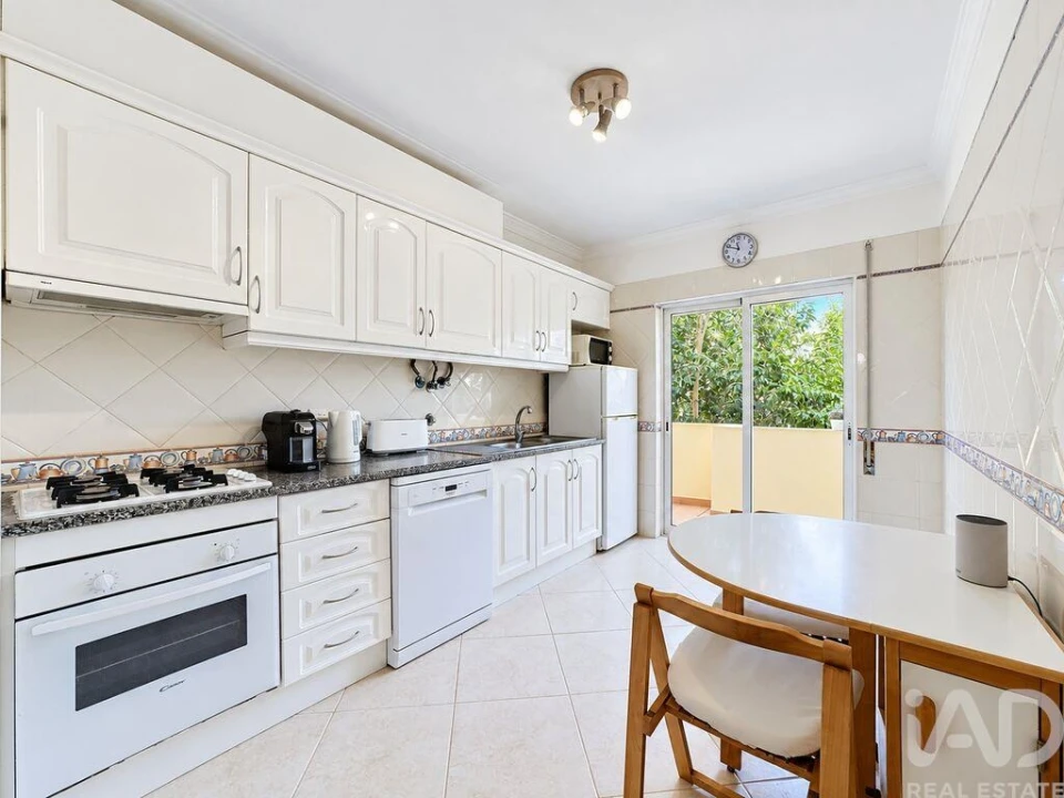 Apartamento T2 para Venda em Quarteira Foto 16