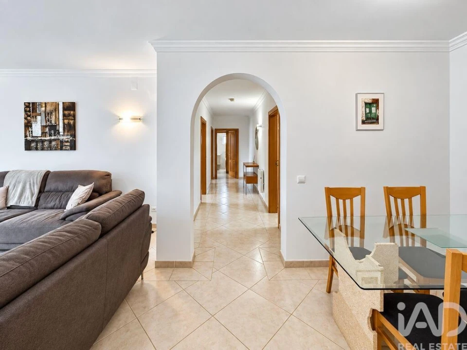 Apartamento T2 para Venda em Quarteira Foto 11
