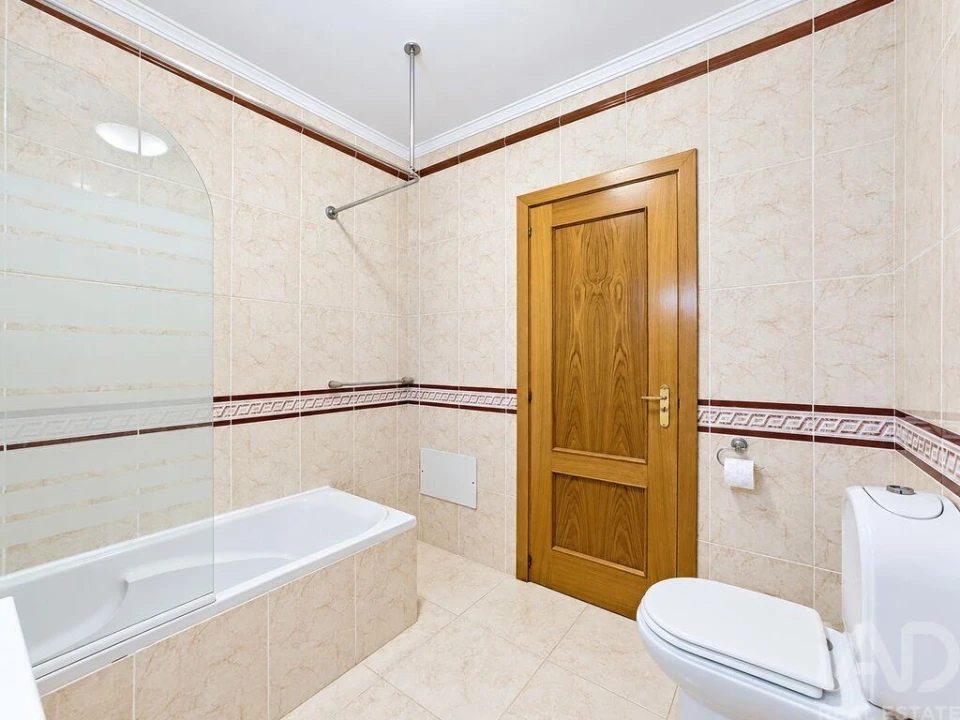 Apartamento T2 para Venda em Quarteira Foto 30