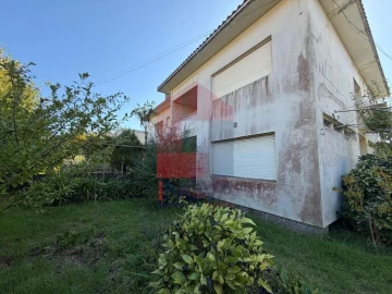 Moradia T5 para Venda em Braga (São José de São Lázaro e São João do Souto)