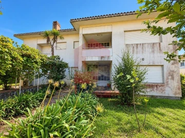 Moradia T5 para Venda em Braga (São José de São Lázaro e São João do Souto)
