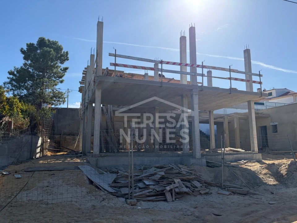 Moradia T2 para Venda em Fernao Ferro Foto 1