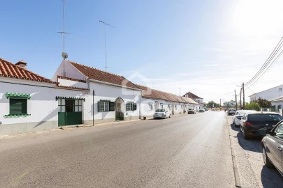 Moradia T2 para Venda em Canaviais