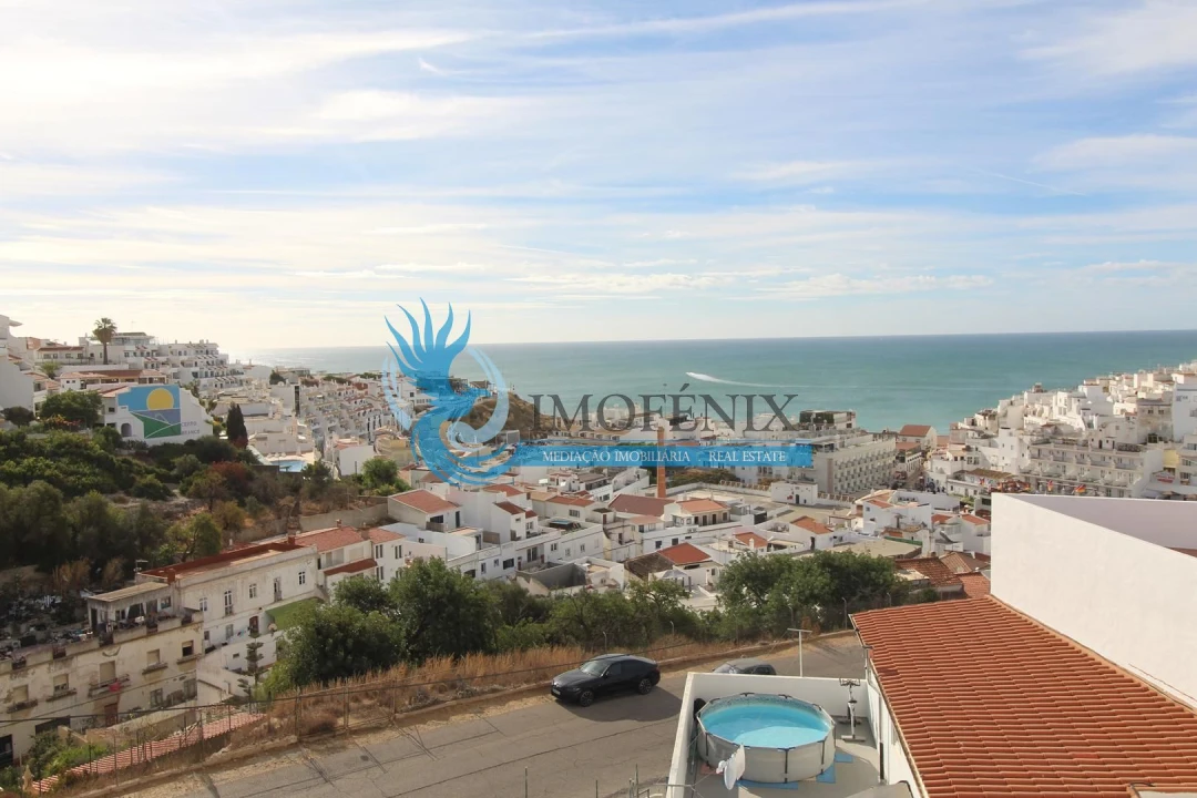 Moradia T3 para Venda em Albufeira e Olhos de Água Foto 1