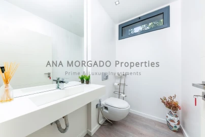 Moradia T4 para Arrendamento em Rio de Mouro