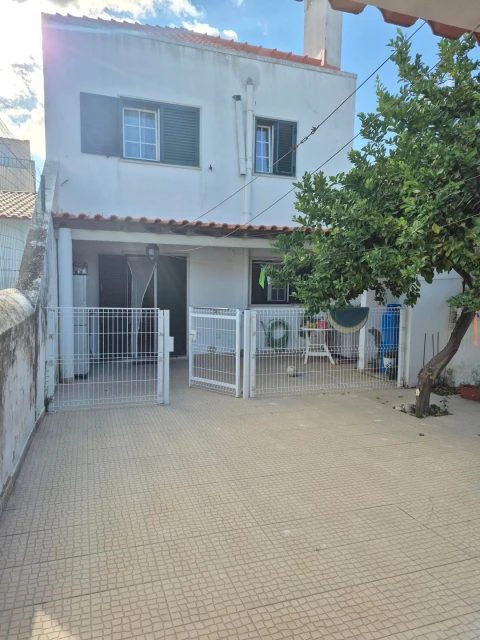 Moradia T3 para Venda em Castanheira do Ribatejo e Cachoeiras