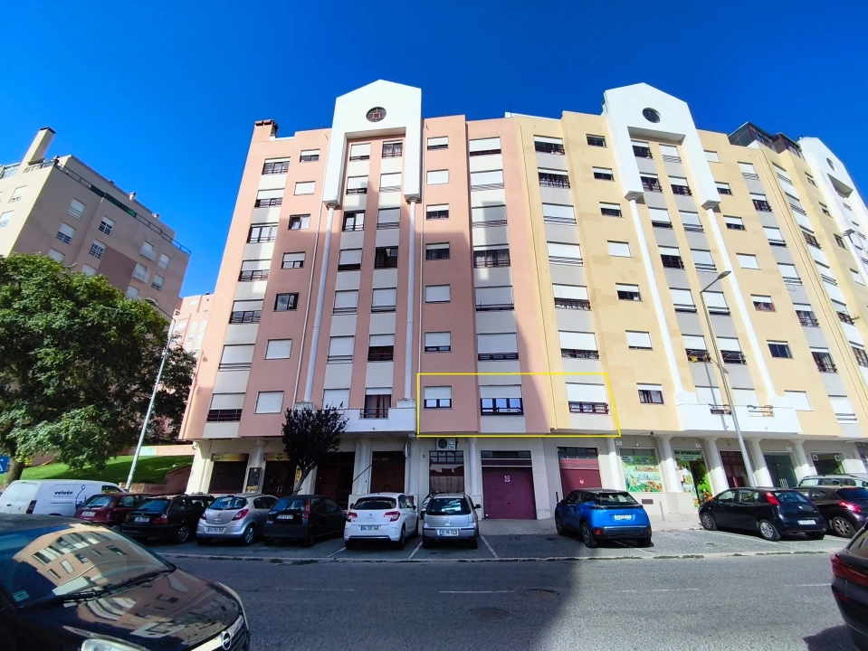 Apartamento T3 para Venda em Rio de Mouro Foto 36