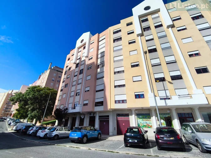 Apartamento T3 para Venda em Rio de Mouro Foto 35
