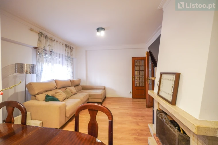 Apartamento T3 para Venda em Rio de Mouro Foto 9