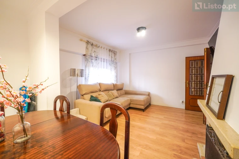 Apartamento T3 para Venda em Rio de Mouro Foto 8