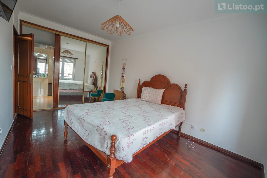 Apartamento T3 para Venda em Rio de Mouro Foto 2