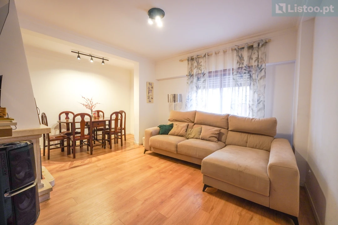 Apartamento T3 para Venda em Rio de Mouro Foto 1