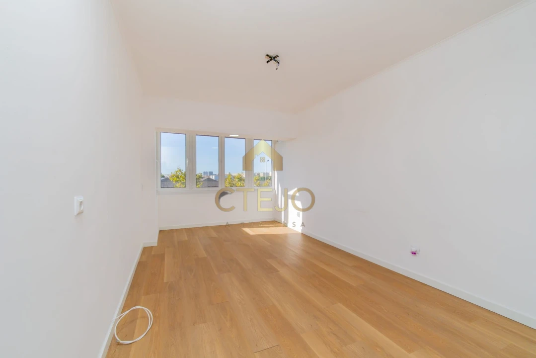 Apartamento T2 para Venda em Olivais Foto 1