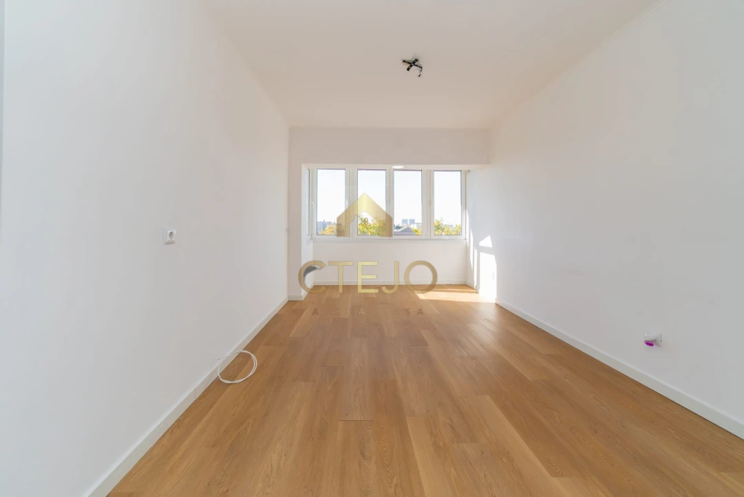 Apartamento T2 para Venda em Olivais Foto 5