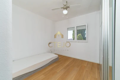 Apartamento T2 para Venda em Olivais