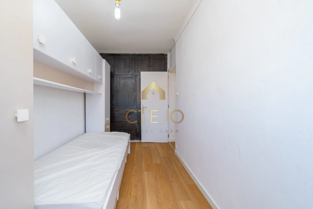 Apartamento T2 para Venda em Olivais Foto 16