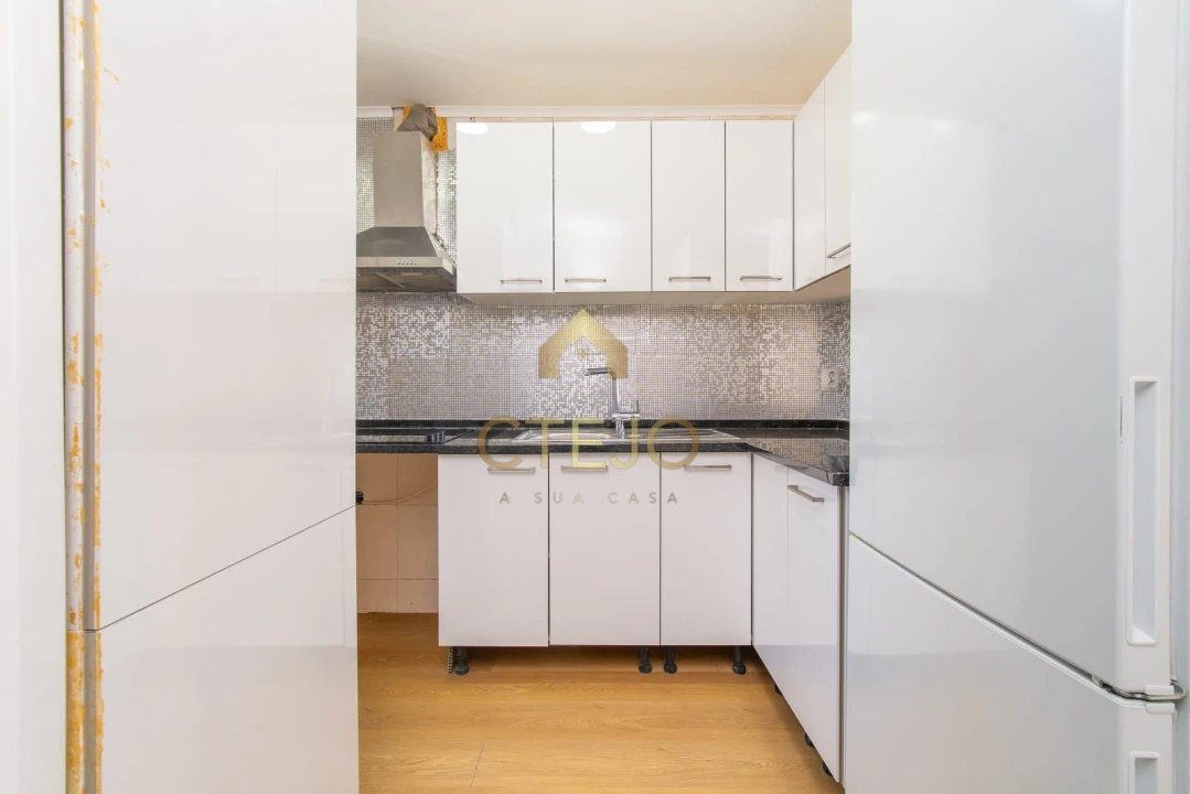 Apartamento T2 para Venda em Olivais Foto 9