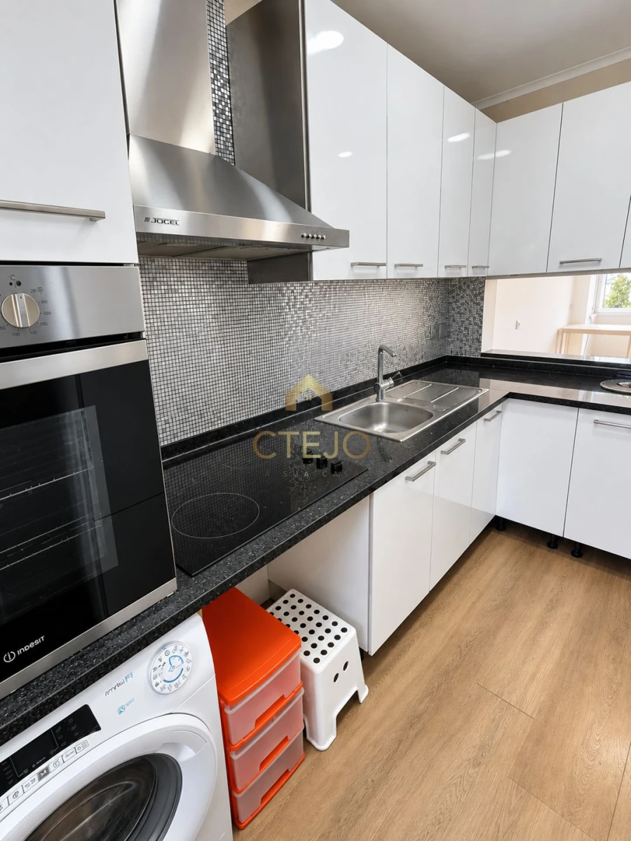 Apartamento T2 para Venda em Olivais Foto 6