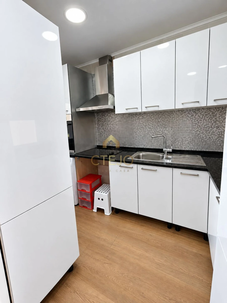 Apartamento T2 para Venda em Olivais Foto 5