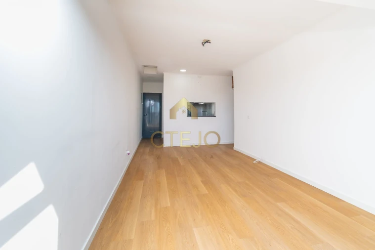 Apartamento T2 para Venda em Olivais Foto 4
